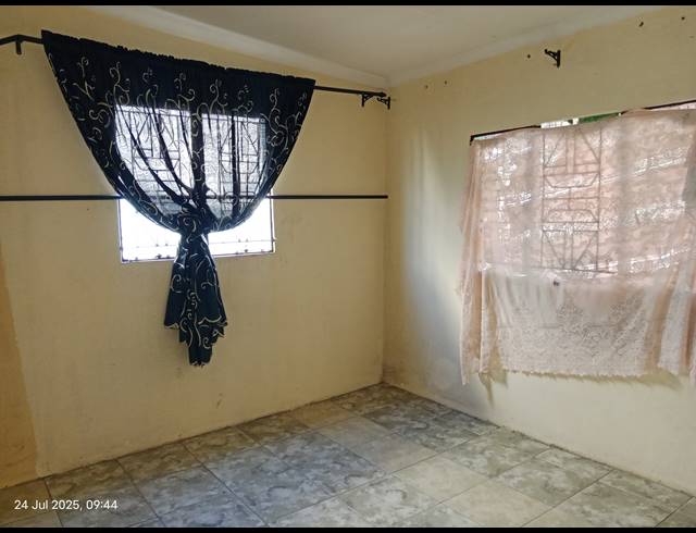 3 BEDROOM FREEHOLD FOR SALE IN NORTHDALE